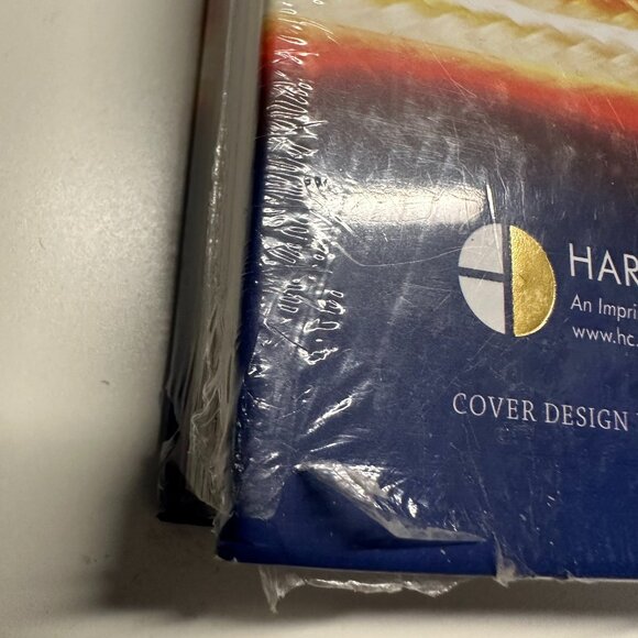 Hardcover Book - LIKE NEW - Wonder Woman Ambassador of Truth - Picture 5 of 5